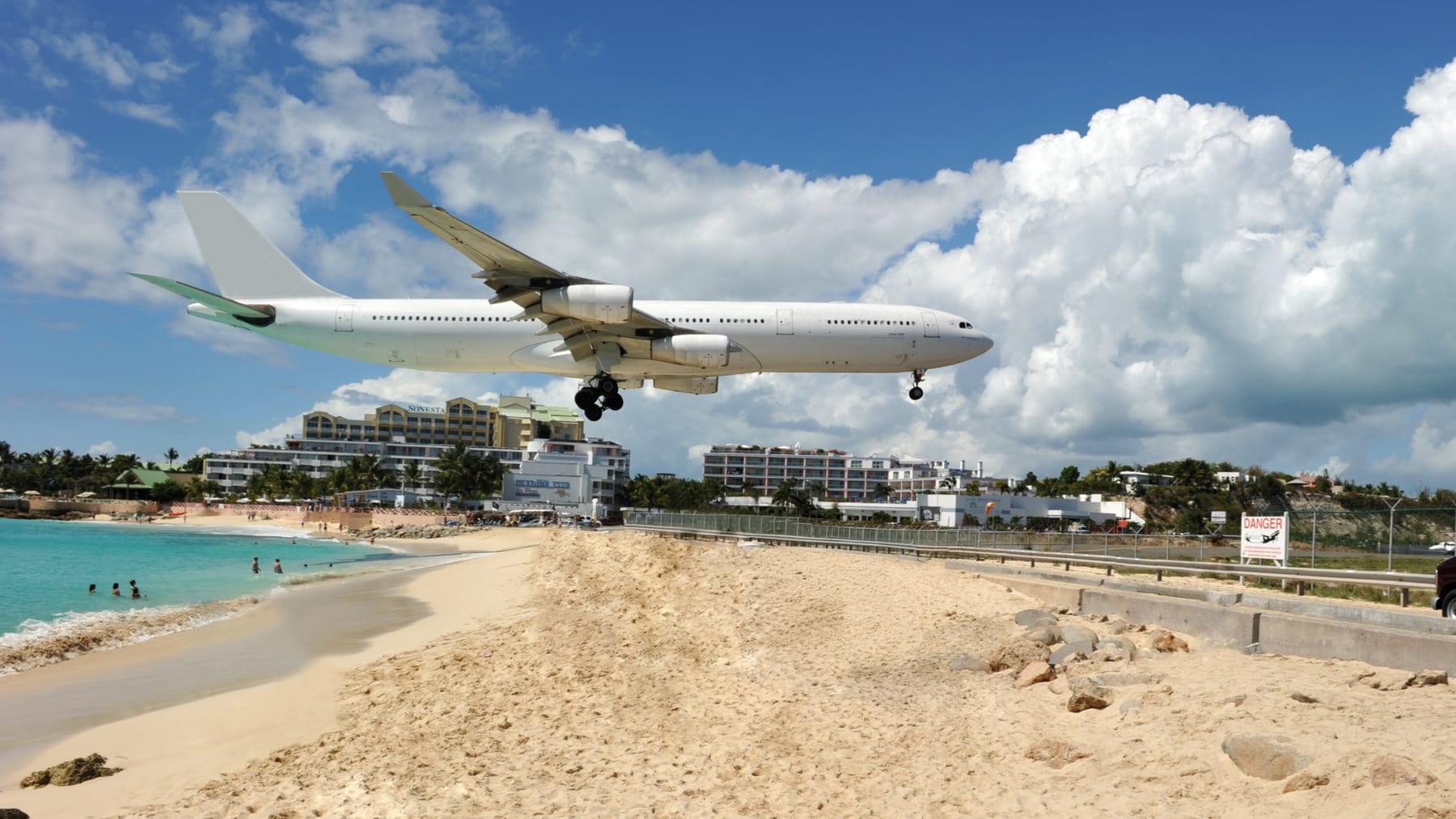 Maho Beach, Sint Maarten